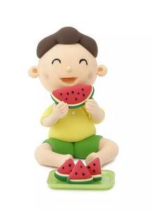 吃瓜男孩简笔画,一幅简笔画勾勒出的童真世界