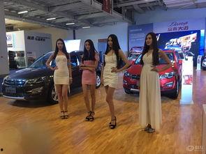 车展美女吃瓜,现场趣味瞬间大揭秘
