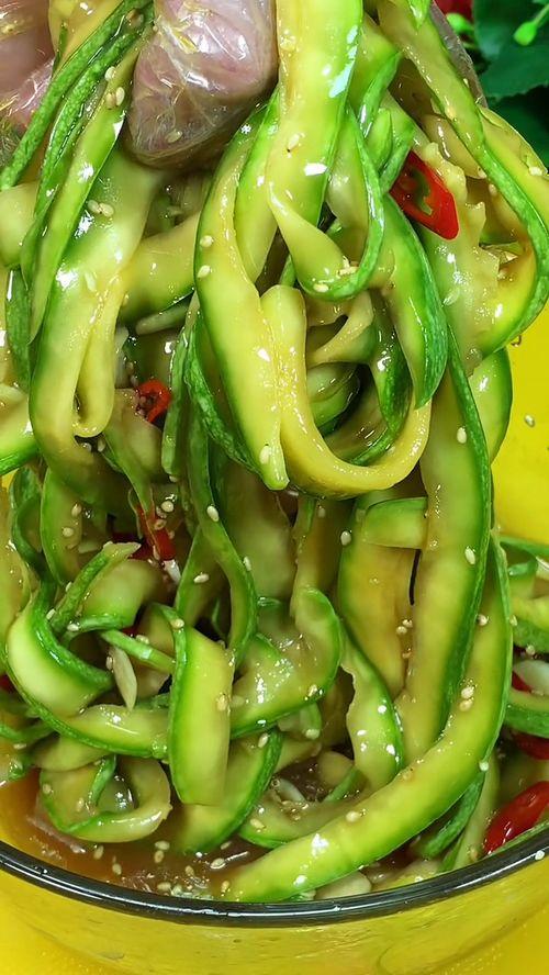 角瓜凉拌怎么吃,角瓜凉拌，简单美味家常菜