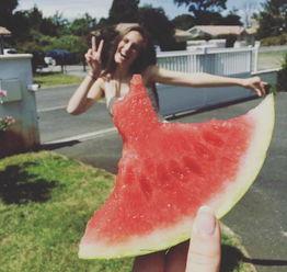 另类穿衣吃瓜视频