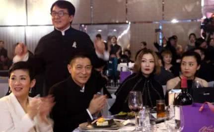 慈善晚宴吃瓜视频,揭秘明星幕后故事